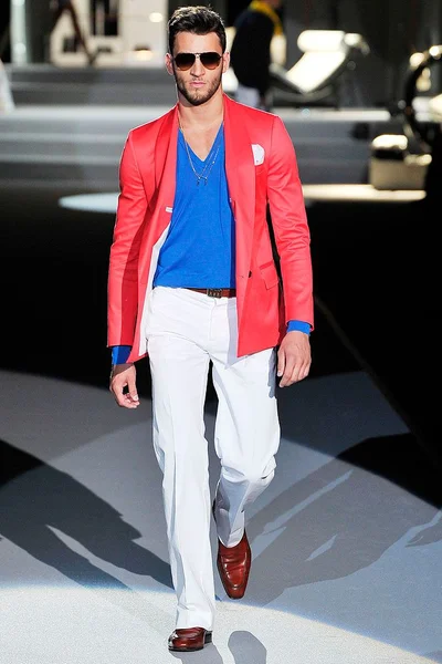 Look 28